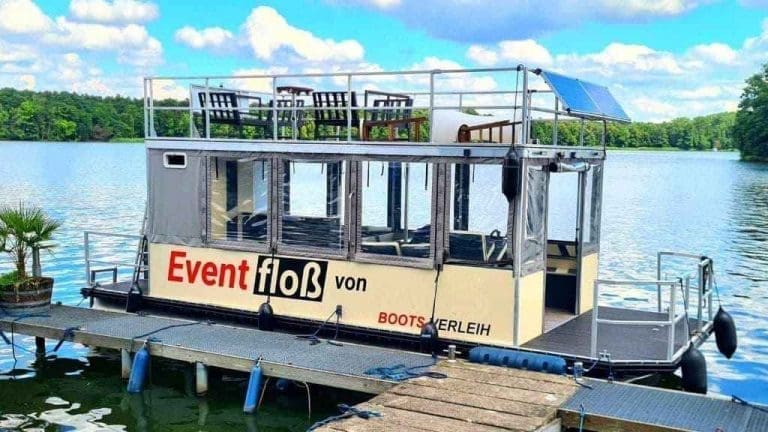 Floss mieten Berlin Köpenick ohne Führerschein mit WC 18 Personen 1